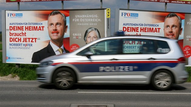 První kolo rakouských prezidentských voleb jasně vyhrál kandidát Svobodných Norbert Hofer.