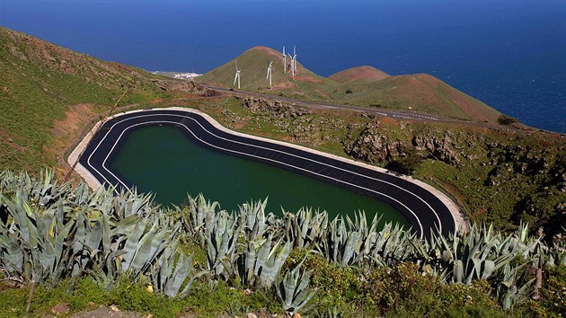 Horn ndr peerpvac elektrrny Gorona del Viento na ostrov El Hierro.