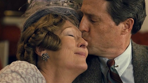 Meryl Streepová a Hugh Grant ve filmu Božská Florence