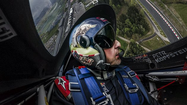 Petr Kopfstein bhem zvodu Red Bull Air Race v rakouskm Spielbergu.
