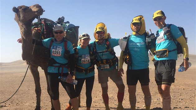 Marathon des Sables: Tak je to za nmi:-)! Vera veer jsme po Charity UNICEF etap (v klidu jsme se nco pes 3,5 hodiny proli - as se ji nemil) dostali veer do hotelu - sprchy - istho obleen - k normln veei - a do postele:-)! Tolik pozitiv najednou:-)...
Na snmku je osazenstvo eskoslovenskho stanu ve sloen:
sbrn velbloud - chodil jen na nvtvu:-)
Jozef Podolec (SVK)
Lda Ford (CZE)... Zobrazit vce  s uivateli Jozef Podolak, Lida Ford, David Koribsky a Daniel Palko.