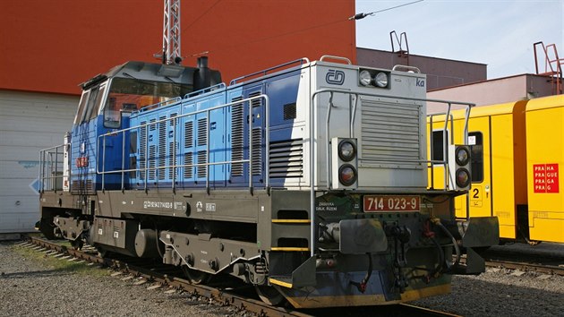 České dráhy dosud pro posun používají hlavně lokomotivy řady 714, které vznikly modernizací starších strojů 735 v devadesátých letech.