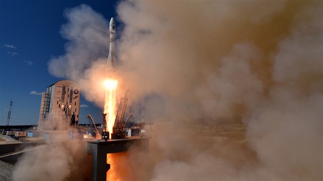 První vteřiny po startu ruské rakety Sojuz 2.1a z nového kosmodromu Vostočnyj.