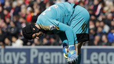 Branká� Petr �ech b�hem zápasu mezi Sunderlandem a Arsenalem.