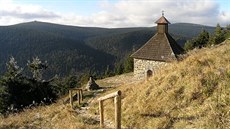 Stávající pramen Vesové studánky je obestavn a slouí jako útoit (pi...