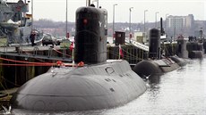 Polská ponorka Orzel (vpedu) na snímku z 28. listopadu 2000
