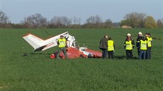 Letadlo Cessna 150 se zítilo do pole u Chráovic na Strakonicku.