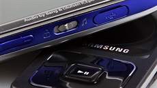 Samsung M7600 Beat DJ a Samsung SGH-F300