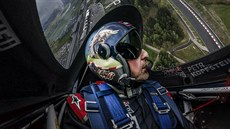 Petr Kopfstein bhem závodu Red Bull Air Race v rakouském Spielbergu.