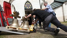Po 74 letech se na Zelenou horu vrací zvony. Odlil je mistr Petr Rudolf...