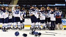 Hokejisté Finska do 18 let slaví titul mistrů světa.