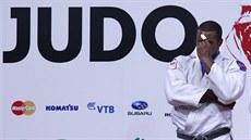 TA MLA BÝT FRANCOUZSKÁ. Francouzský judista Teddy Riner pi japonské hymn...