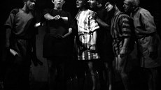 Sen noci svatojánské, režie O. Ornest (Divadlo Komedie 1954). Z aktuální...