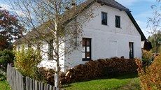 Domek v centru obce Borová Lada na Prachaticku je jedním z posledních objekt�...