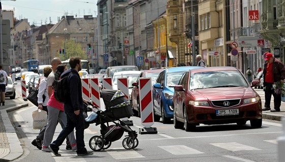 Zúení Klatovské tídy v Plzni kvli opravám vodovodního adu komplikuje...