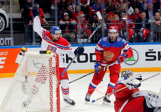 Český hokejový útočník Michal Birner se raduje z gólu proti Rusku.