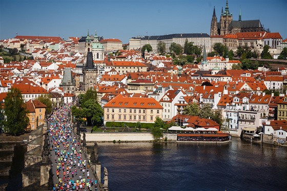 Momentka z maratonu v Praze - ilustraní foto. 