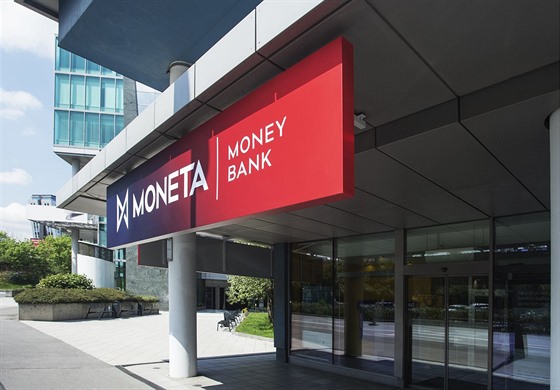 GE Money Bank se pejmenovala na Moneta Money Bank.