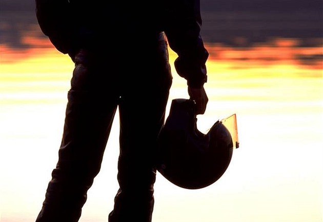 Výzbroj motorkáře: helmu z druhé ruky nekupujte, chraňte si oči