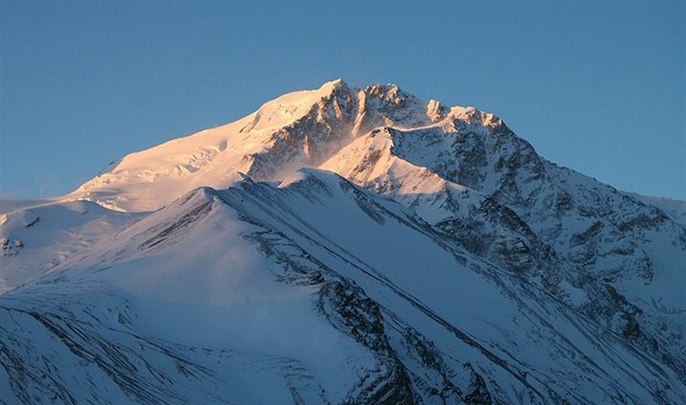 Laviny na tibetské „osmitisícovce“ zabily dva horolezce, další dva se pohřešují