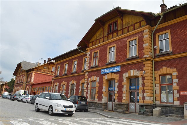 N�dra�� Vesel� nad Lu�nic�.