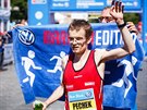 Nejlepí eský vytrvalec Petr Pechek dobhl do cíle praského maratonu na...