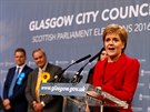 Nicole Stugeonová oznamuje vítzství Skotské národní strany ve volbách do...