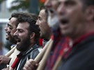 ecko schválilo nové reformy, lidé protestovali (8. kvten 2016)