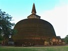 V areálu historického msta Polonnaruwa najdeme nespoet dágob (stúp).