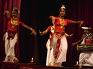 Návtva pedstavení tradiních kandyjských tanc patí k nezapomenutelným...