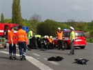 Na kiovatce u eského Brodu se srazilo auto s motorkou (3.5.2016).