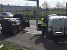 V úterý ráno se na dálnici D5 u obce Žebrák na Berounsku srazil kamion se...