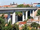 Významnou technickou památkou je nepehlédnutelný Nuselský most. 