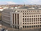 Budova České národní banky je impozantně velká, ale uvnitř působí velice...