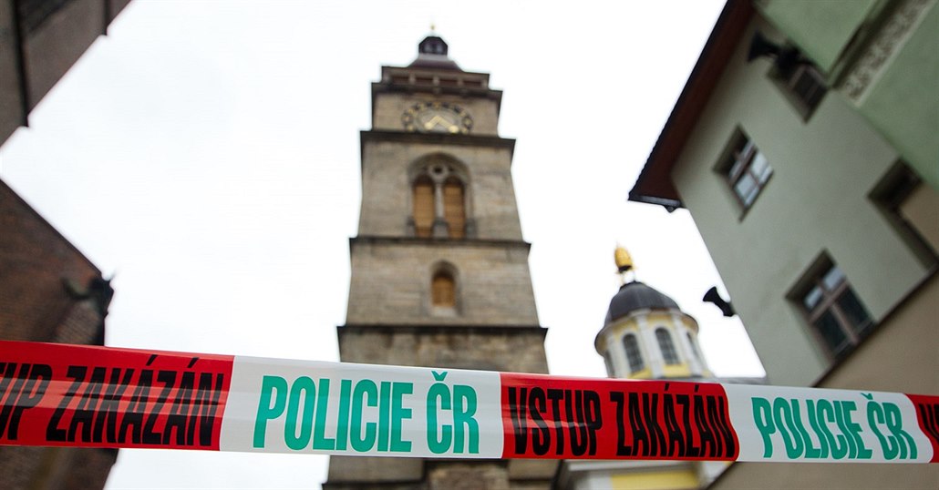 Policejní zátaras u Bílé věže v Hradci Králové (4. 5. 2016)