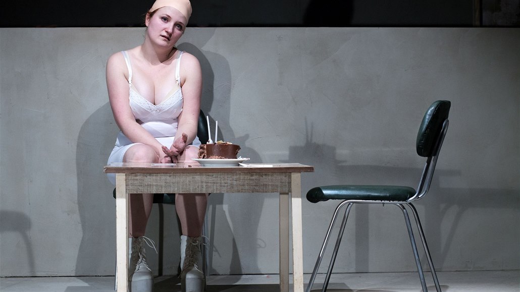 Teatr Lalek uvede inscenaci Uprost�ed slunce hromadí se popel