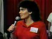 Zbr z propaganho videa Lifespring z roku 1983