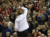 Jrgen Klopp kyne fanoukm Liverpoolu bhem semifinle Evropsk ligy proti...