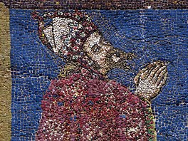 Mozaika zobrazující Karla IV. nad Zlatou branou katedrály sv. Víta, Václava a Vojtěcha.