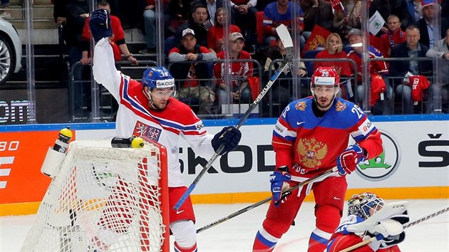 esk hokejov tonk Michal Birner se raduje z glu proti Rusku.