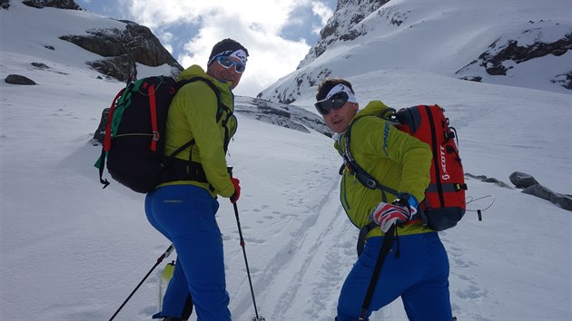 Branislav Adamec a Ondřej Moravec při přípravě na Patrouille des Glaciers.