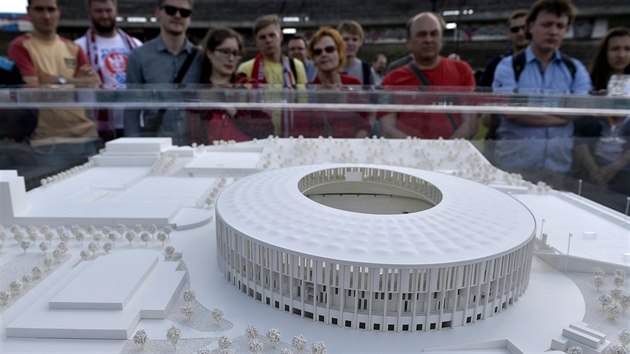 První podobu nového fotbalového stadionu v Brně přiblížila maketa, která byla 6. května odpoledne slavnostně odhalena v prostoru bývalých sportovišť za Lužánkami (rok 2016).