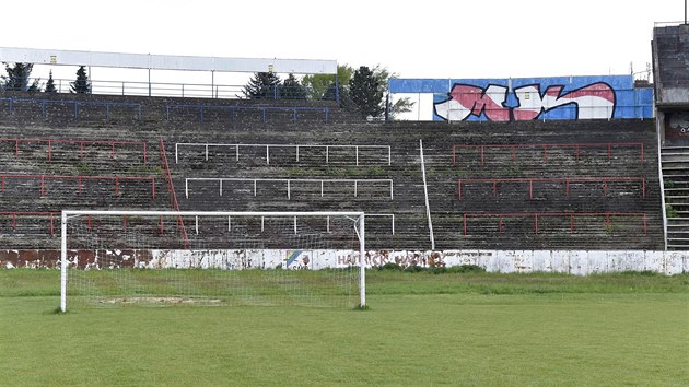 Prvn podobu novho fotbalovho stadionu v Brn piblila maketa, kter byla 6. kvtna odpoledne slavnostn odhalena v prostoru bvalch sportovi za Lunkami. Nov stnek vyroste v mst souasnho zchtralho stadionu.