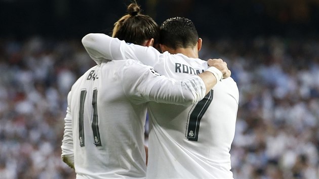DOBE BRCHO Cristiano Ronaldo objm Garetha Balea, Real Madrid prv vstelil gl v semifinle Ligy mistr proti Manchesteru City.