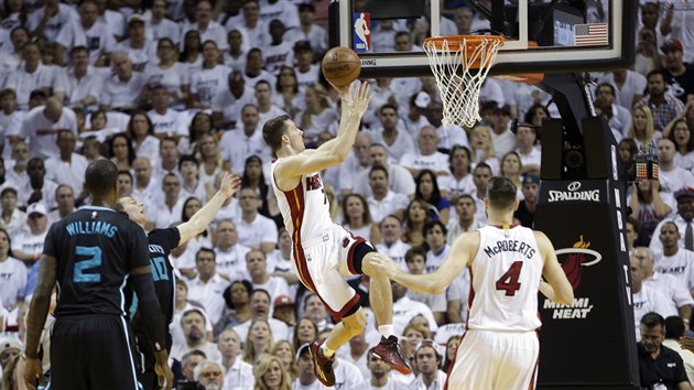 Goran Dragi stl v prvnm kole play off NBA proti Charlotte Hornets.