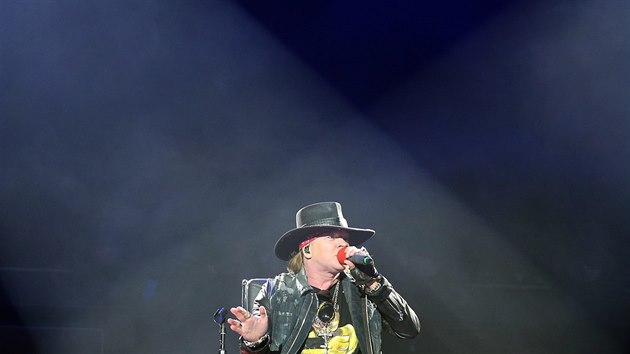 Zahajovací koncert turné AC/DC v Lisabonu (7. května 2016, hostující zpěvák Axl Rose)