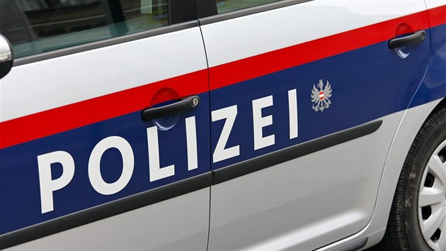 Čech na benzince v Linci brutálně napadl Maďara, kopal ho do obličeje