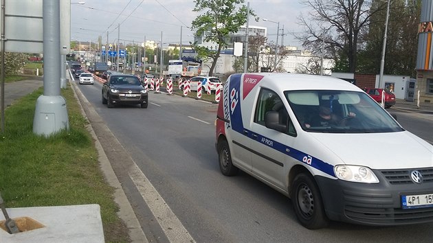 Na Rokycanské tíd je od úterního rána otevený nový most., který nyní slouí...