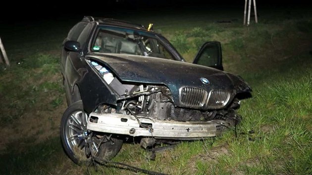 Tragick dopravn nehoda mezi Ostroskou Lhotou a Uherskm Ostrohem.
