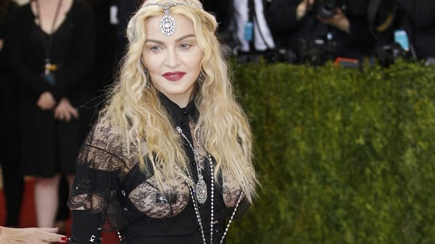 Madonna na Met Gala (New York, 2. kvtna 2016)